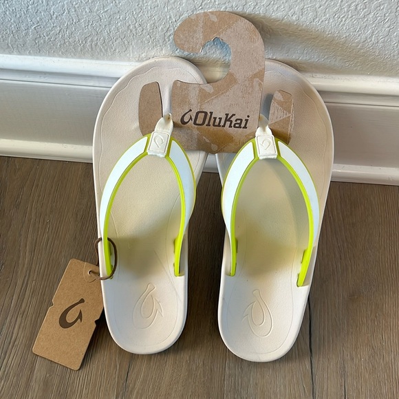 OluKai Other - Koko’o Flip Flop Sandals by OluKai in Men’s Size 9 NWT